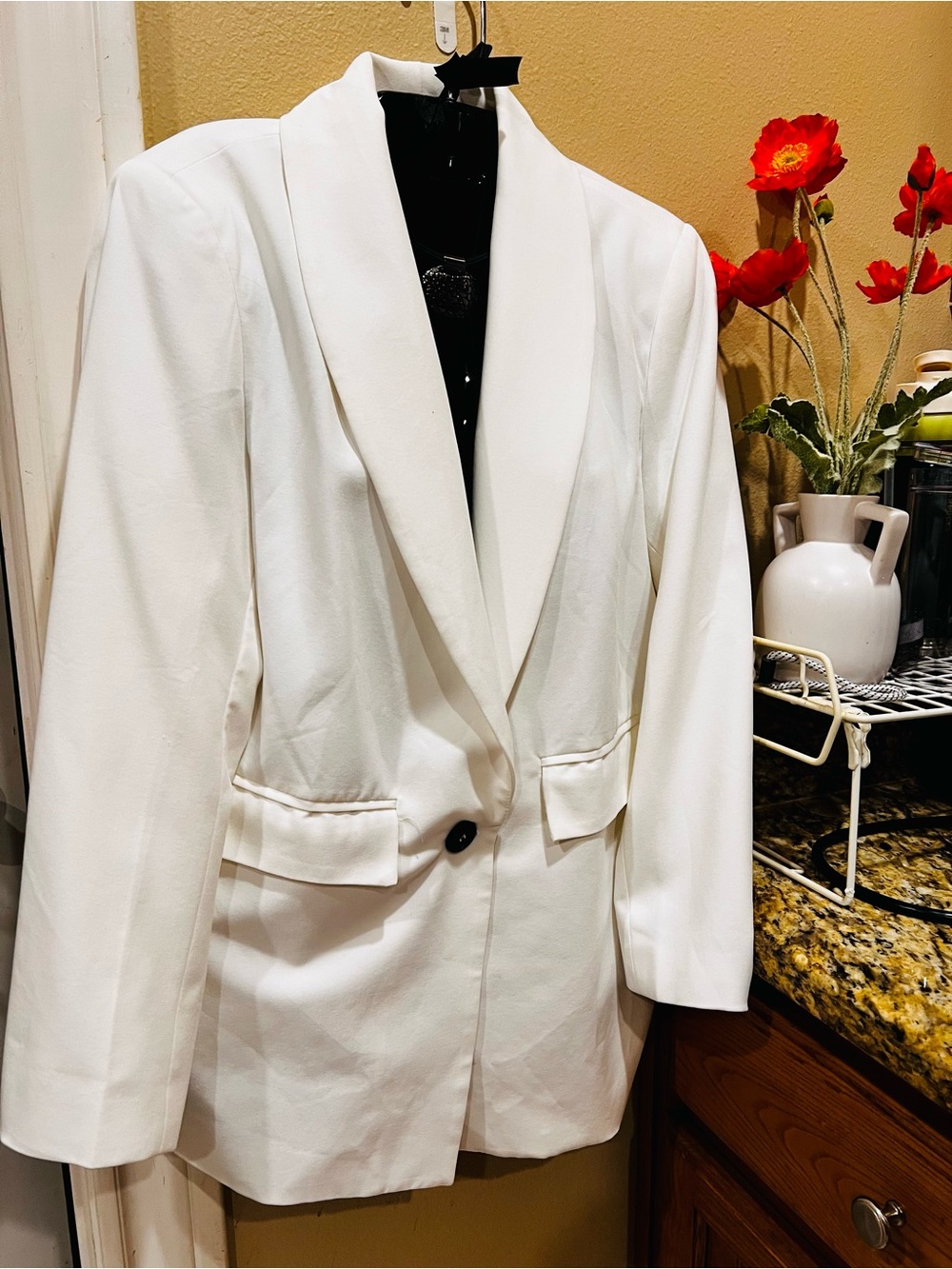 Women's White Shawl Collar Single-Button Blazer